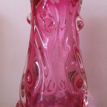 Czech (?) pink pulled vase - ID required - Art Glass