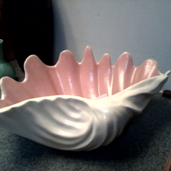 "Poppy Trail" by Metlox /  "Giant Clam Shell" Console Bowl / Circa 1940's