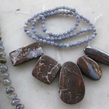 Pretty darn old "potch" opals - Fine Jewelry