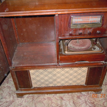 Airline Phonograph player/ radio - Furniture