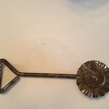 Tea Strainer and Pastry Dough cutter