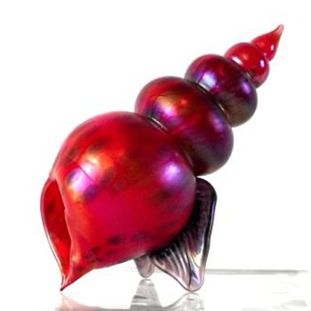 CZECHOSLOVAKIAN SHELL VASE BY IGOR MULLER