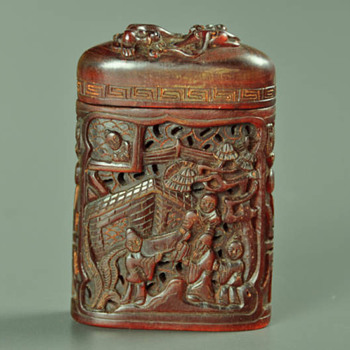 19th century Chinese Qing dynasty Carved Buffalo horn tobacco box 