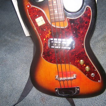 very old harmony bass help me date this guitar please!!