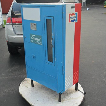 1960's Pepsi Vending Machine