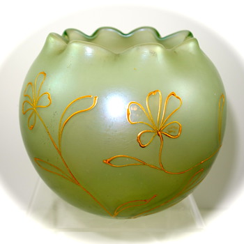 Loetz Arcadia Rose Bowl, PN II-64, Dek I/107 ca. 1901