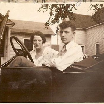 Mid 1920s, early 1930s era Ford. 