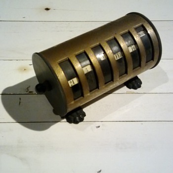 Desk calendar...antique? - Office
