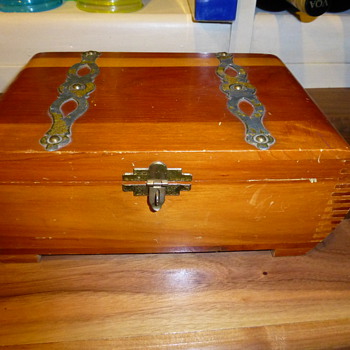 Signed and dated 1937 Cedar box - Art Deco