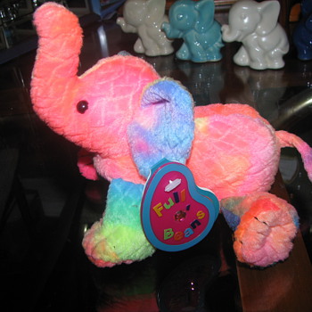 Avon elephant plush - Animals