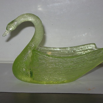 Vaseline Glass Swan - Glassware