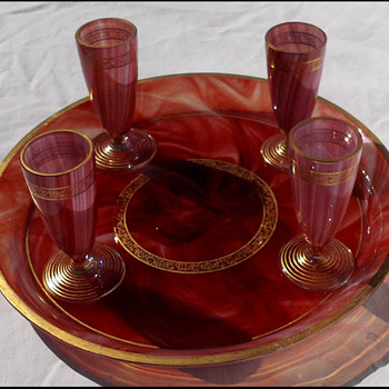 CARNEOL LIQUEUR TRAY & GLASSES - Art Glass