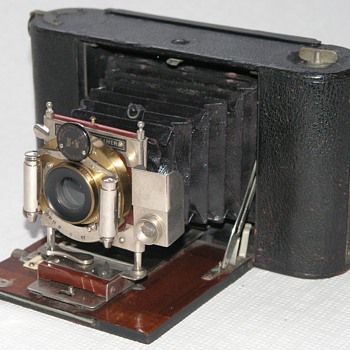 Woolley Sons & Co., The Victoria Camera. - Cameras