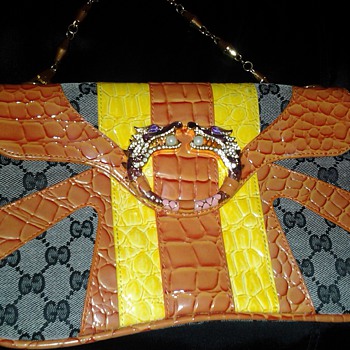 Gucci, Vintage dragon clutch 