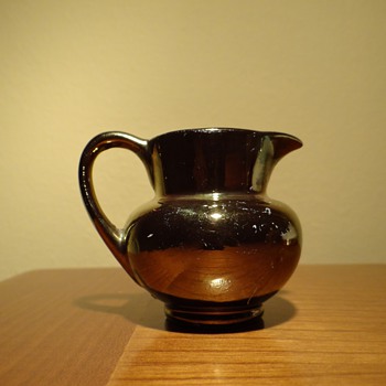 GRAY'S POTTERY - ENGLAND  - Art Pottery