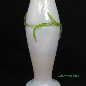 KRALIK ART NOUVEAU IRIDESCENT MOP ART GLASS VASE APPLIED THORNS - Art Glass