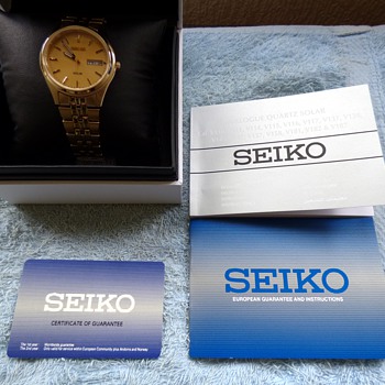 2014-seiko gold plated mens solar powered watch. - Wristwatches