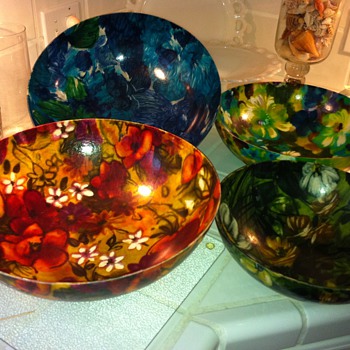 Floral melamine bowls