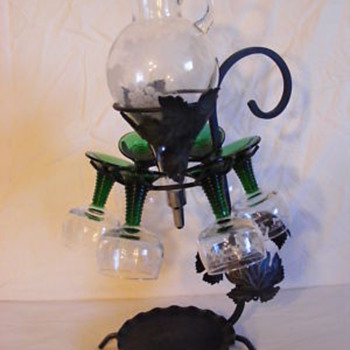 Wine decanter/serving set
