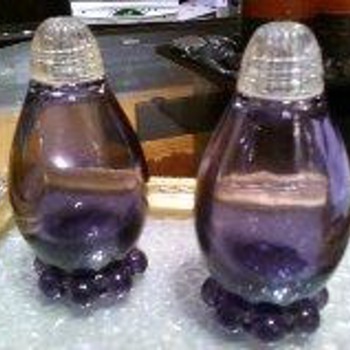 Help identify these beautiful salt & pepper shakers