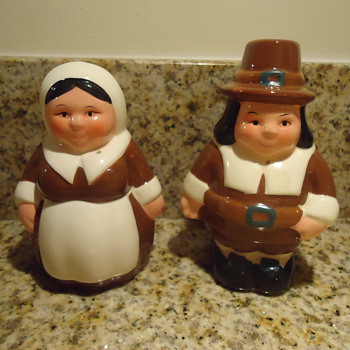 THANKSGIVEING SAL &PEPPER SHAKERS - Kitchen