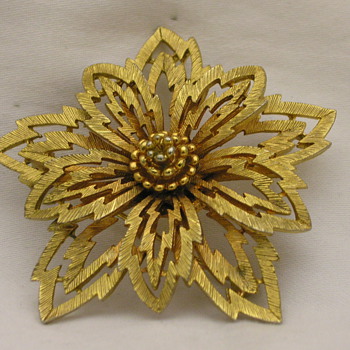 One Of My Favorite Gold Tone Leaf Brooch - Costume Jewelry
