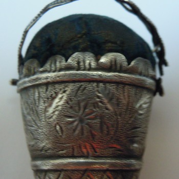 Pin cushion