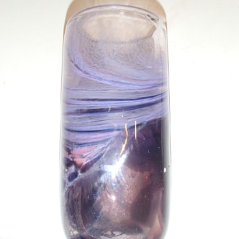 Please help identify, vase and signature.