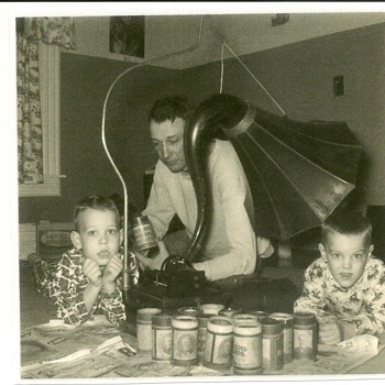 The picture to go with the Edison phonograph story - Photographs