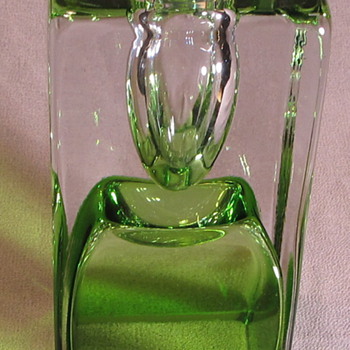 Green rectangular shaped solifleur? - Art Glass