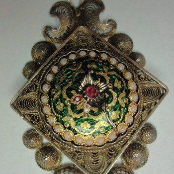 19s Locket/Pendant Enameled de Bresse Filigree Vermeil - Victorian Era