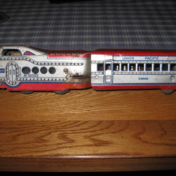 Union Pacific Train Metal 2 pieces engine and 1 car  - Model Trains
