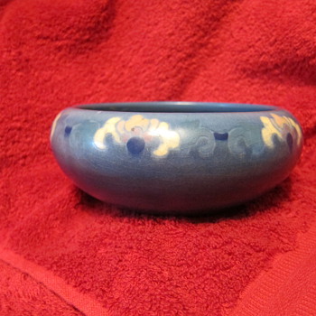 Can anyone ID the Artist Mark?  Margaret Helen McDonald? - Art Pottery