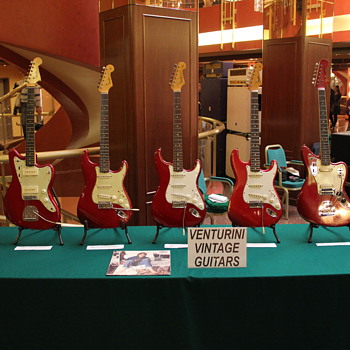 Fender Candy Apple Red, Guitar & Bass collection