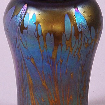 Loetz Medici Spreading Chestnut Vase. - Art Glass