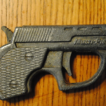 1965 Multi Pistol 09 Cap Gun by Topper Toys