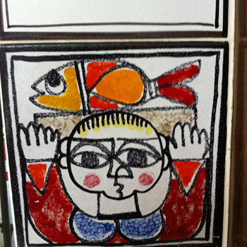 De Simone tiles and plates