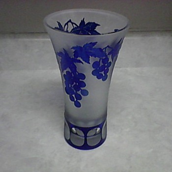 CUT GRAPE LEAF TRUMPET VASE 