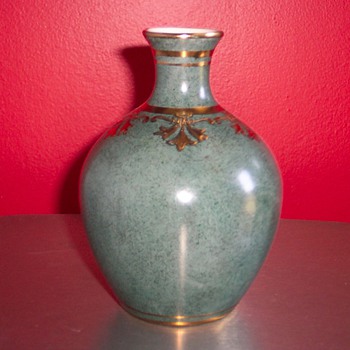 Vintage find.....please help to identify...marking and value