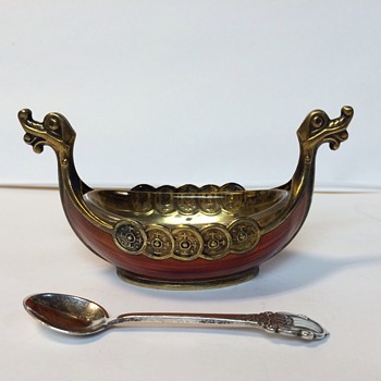 Enamel Viking ship with spoon - Sterling Silver
