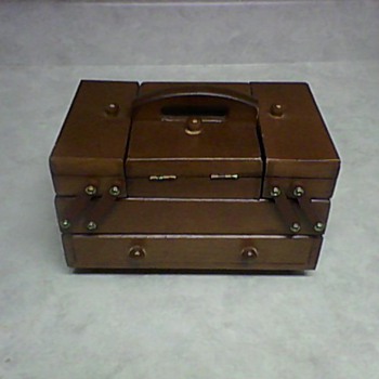 MINI SEWING BOX