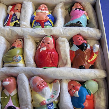 Can anyone tell me what these figurines are? 