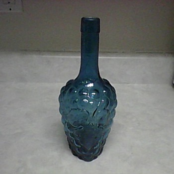 GRAPE LEAF BOTTLE