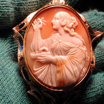 Huge cameo of women with jewells - Victorian Era