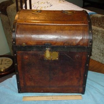 Pre-Civil War Military Parade Hat  Trunk - Military and Wartime