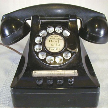 Western Electric Keysets with exclusion turnkeys. - Telephones