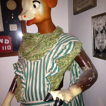 Elsie Display.