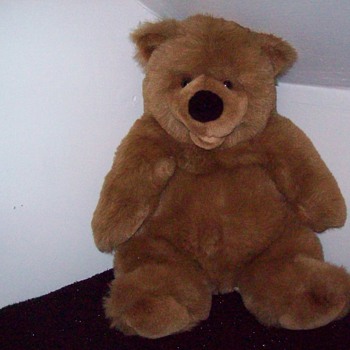 Brown and Fluffy Bear - Animals