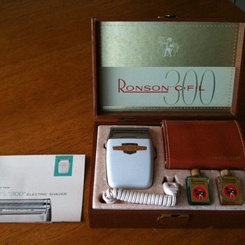 Vintage - New Ronson CFL 300 Electric Razor