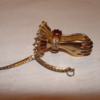 Is this a dress/sweater clip? - Costume Jewelry
